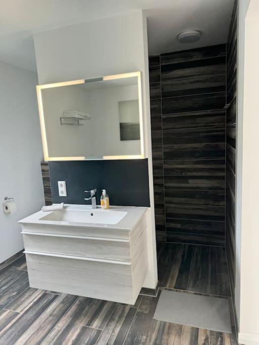 Modernes Ferienhaus In Uedersdorf Ngoại thất bức ảnh