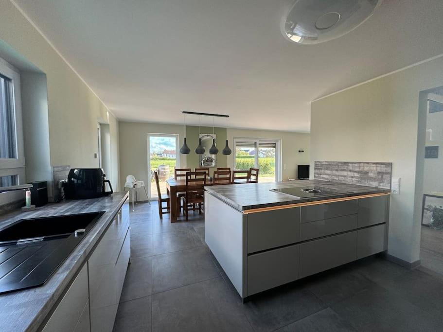 Modernes Ferienhaus In Uedersdorf Ngoại thất bức ảnh
