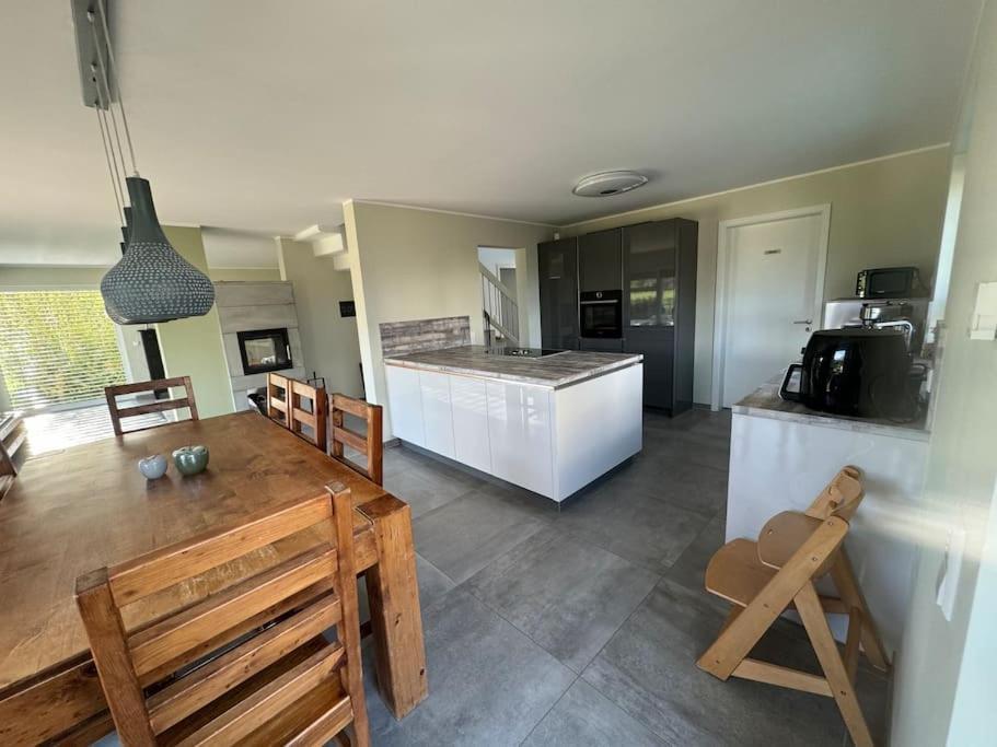 Modernes Ferienhaus In Uedersdorf Ngoại thất bức ảnh